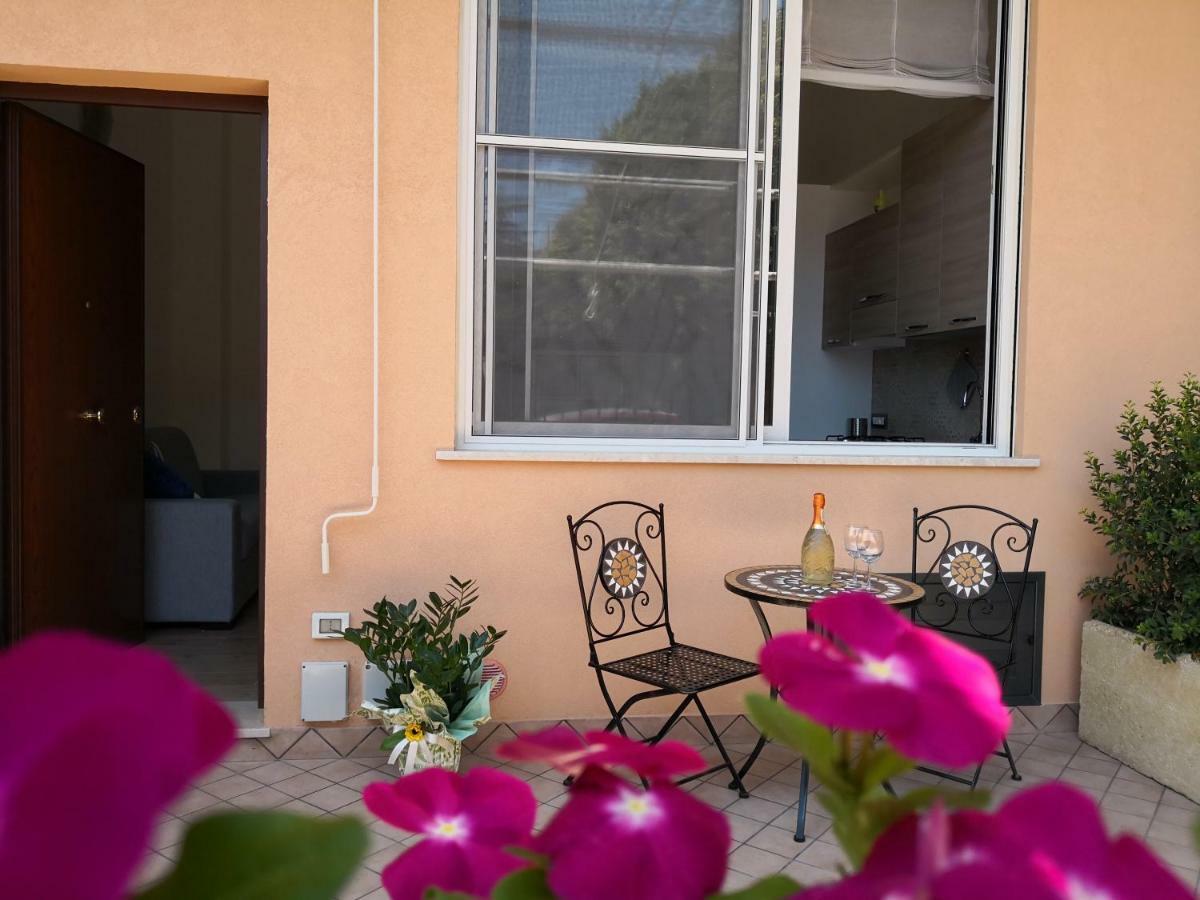 Отель Tiny House Naxos Джардини-Наксос Экстерьер фото